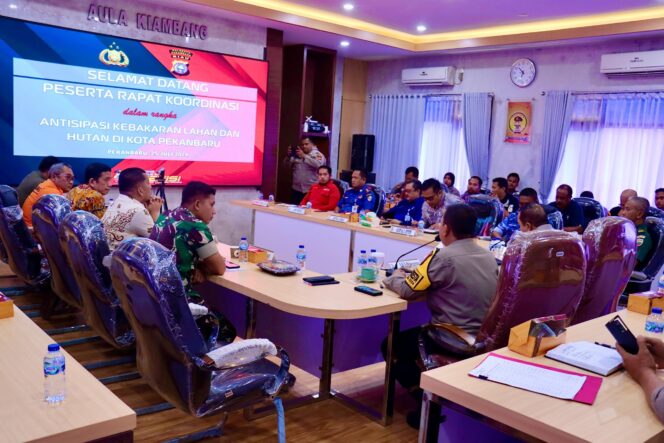 
					Kota Pekanbaru Bersiap Hadapi Karhutla: Rapat Strategis di Polresta Pekanbaru