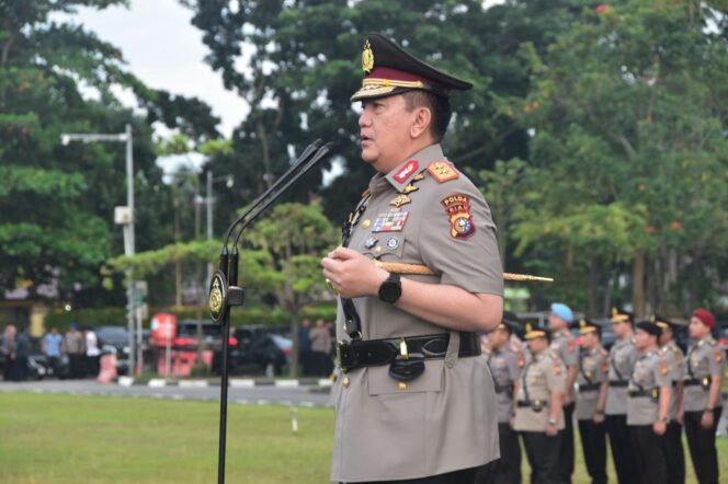 
					Kapolda Riau Pimpin Upacara Peringatan Hari Juang Polri Tahun 2024 Di Halaman Mapolda