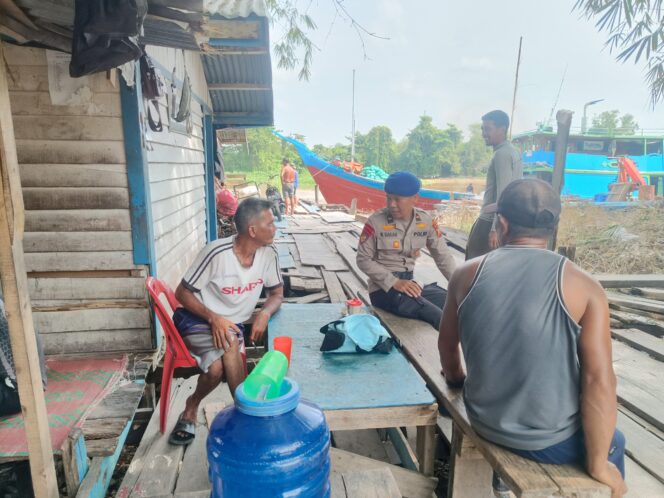 
					Tingkatkan Kamtibmas, Polairud Polda Riau laksanakan pemantauan dan patroli diwilayah perairan Sungai Siak