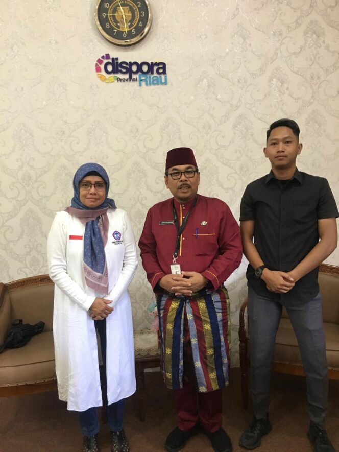 
					Ketua Komnas PA Riau Dewi arisanty Silaturahmi dengan Kadispora Provinsi Riau