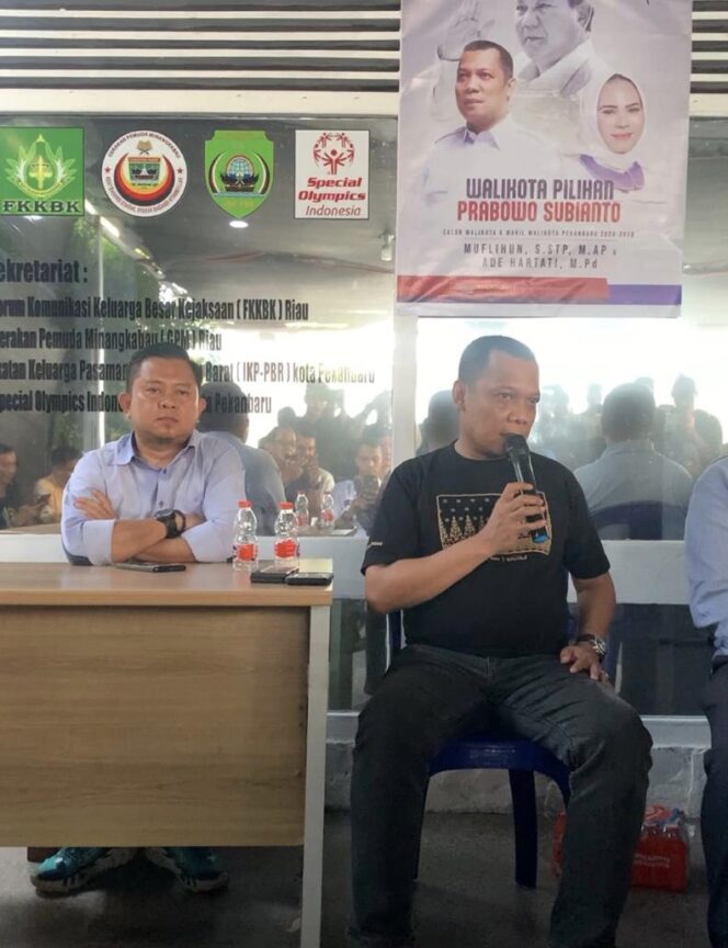 
					Muflihun Imbau Relawan Pro Uun Agar  Tidak Ada Aksi Unjuk Rasa Senin di Mapolda Riau, Tetap kedepankan Politik Damai dan Santun.