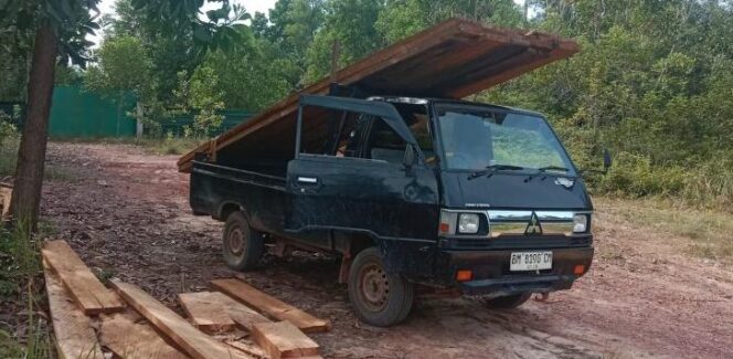 
					Diduga Para Oknum TNI Berani Bermain Kayu Ilegal Logging Dari Siak Kecil Masuk Ke Kota Dumai