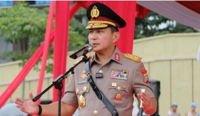 
					Kapolsek Dicopot, 4 Debt Collector Ditangkap Usai Pengeroyokan Brutal di Mapolsek Bukit Raya