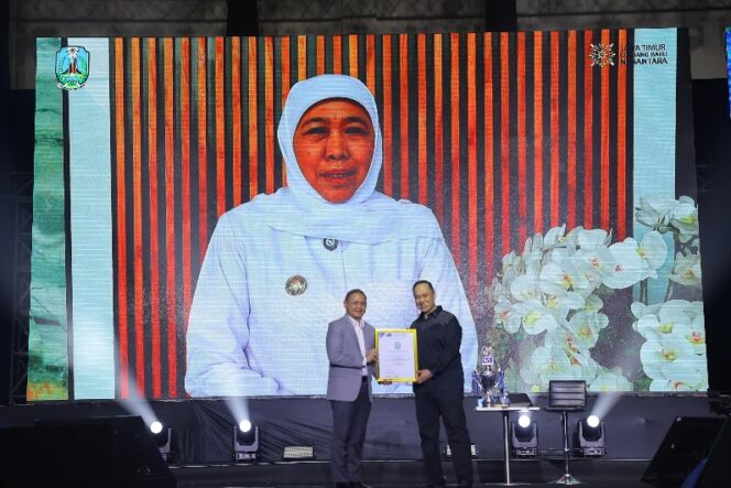 
					Kabar Baik Pemprov Jawa Timur Raih Penghargaan TalentDNA Dalam Ajang Tahunan AmazingYou ESQ di ICE BSD Tangerang