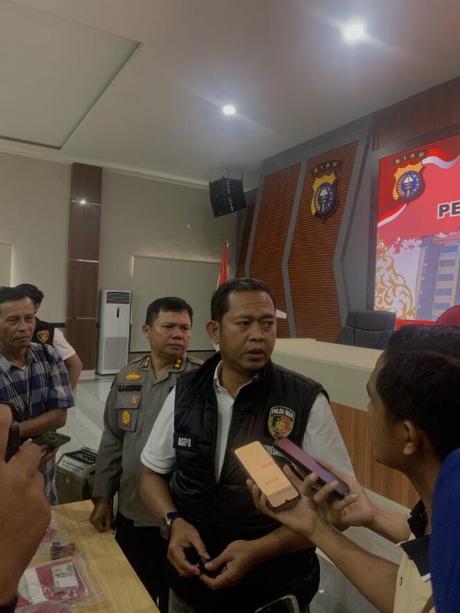 
					Polda Riau Tindak Tegas Premanisme: 54 Pelaku Diamankan dalam Operasi RAGA