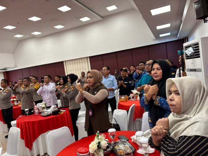 
					Rika Parlina Wakil Ketua Umum GERMAS PPA Hadiri Konferensi Pers TPPO Polda Riau