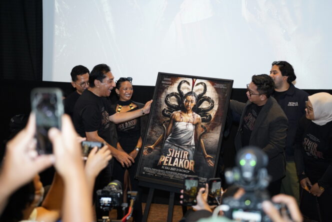 
					Official Trailer dan Poster Film SIHIR PELAKOR Tayang di Bioskop Mulai 31 Juli 2025 