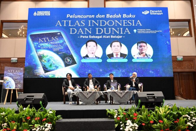 
					Atlas Indonesia dan Dunia Diluncurkan di IIBF 2025:Penerbit Erlangga Dorong Literasi Geografi Generasi Muda Indonesia International Book Fair (IIBF) 2025