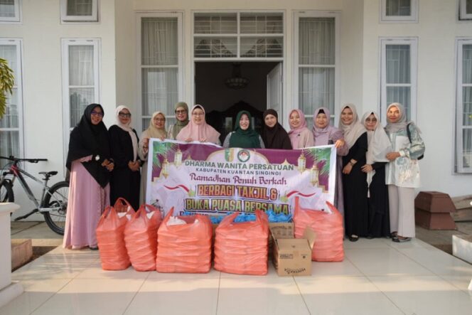 
					DWP Kuansing Hadirkan Kepedulian Ramadan Lewat Aksi Berbagi Takjil